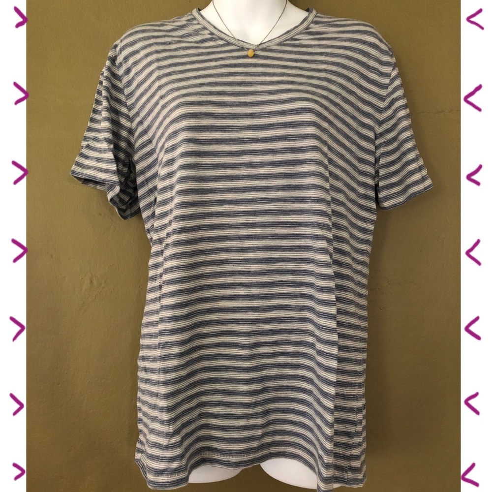 Oversized V-neck Tee